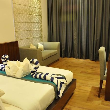 Sukhmantra Resort & Spa Candolim Eksteriør billede